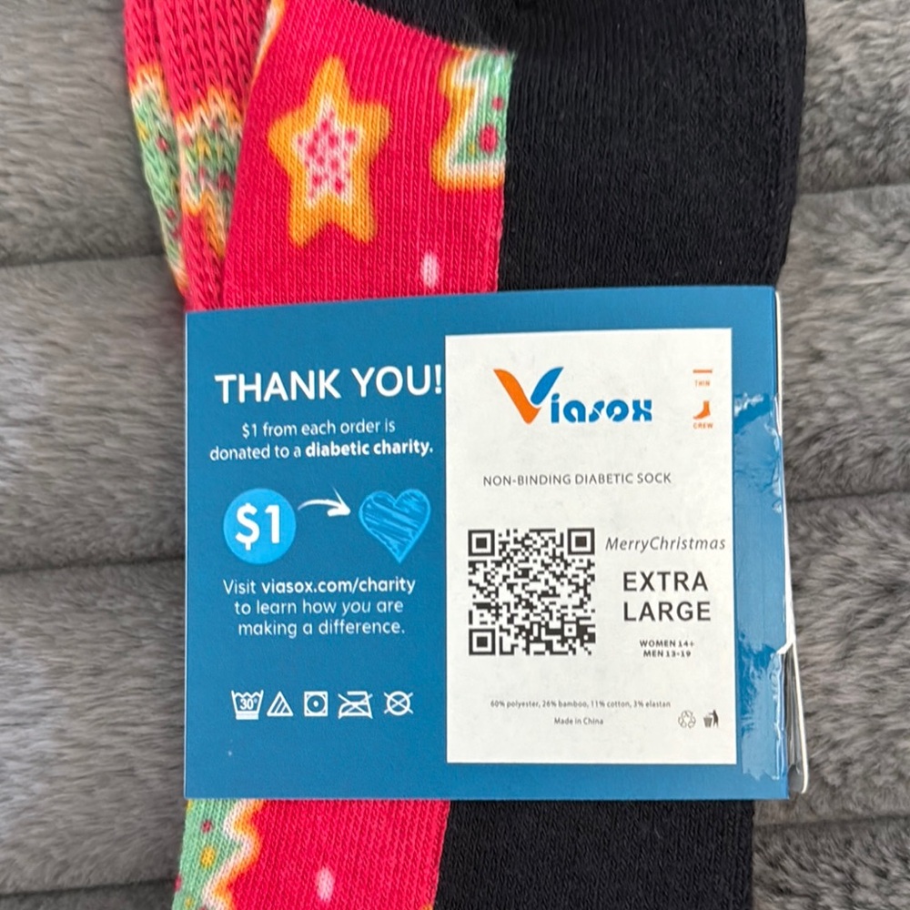 Viasox Diabetic Non Binding Casual Crew Socks with Christmas Print - Picture 3 of 4